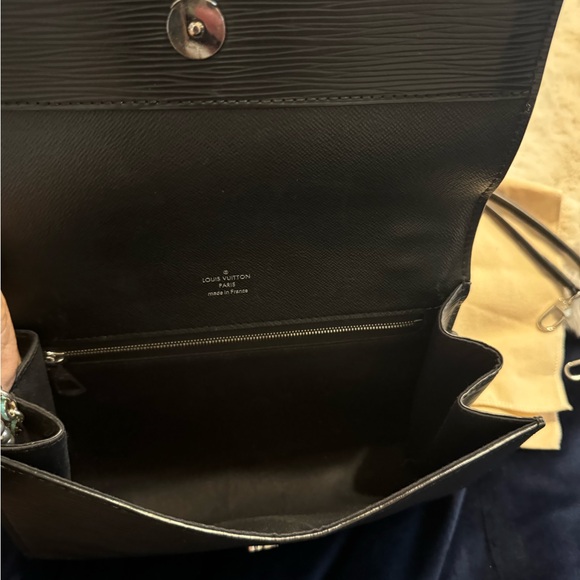 Louis Vuitton Epi - Picture 5 of 5